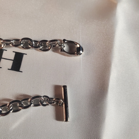 Coach Reserve Chain Turnlock Necklace and Earrings - Picture 10 of 14